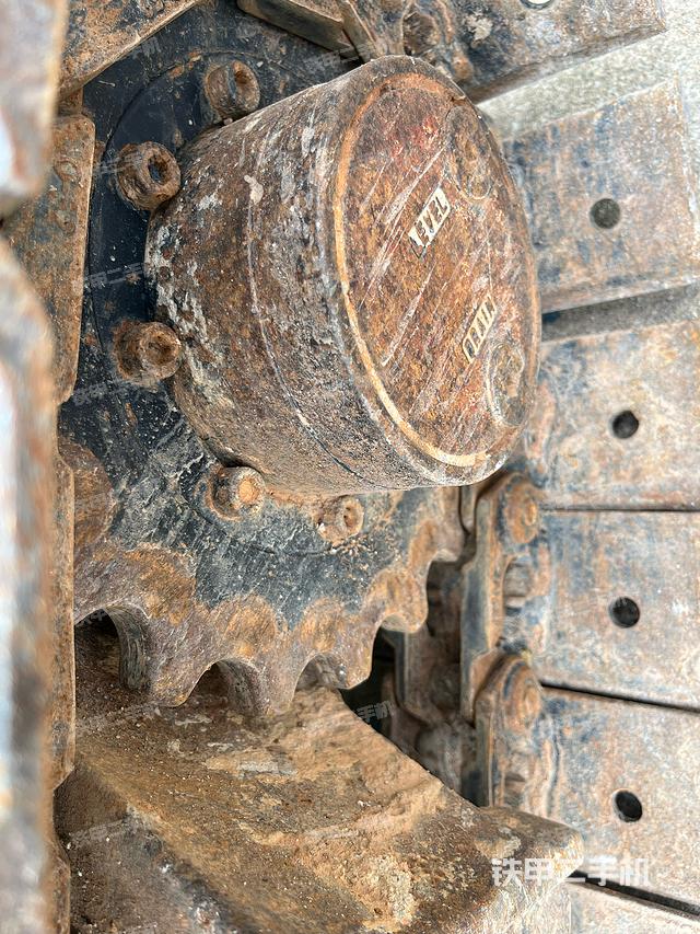 驾驶室顶部（整机外观）