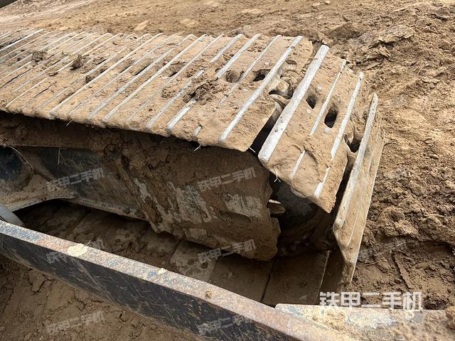 單側(cè)履帶整體（整機(jī)外觀）