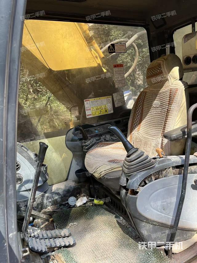 驾驶室整体（整机外观）