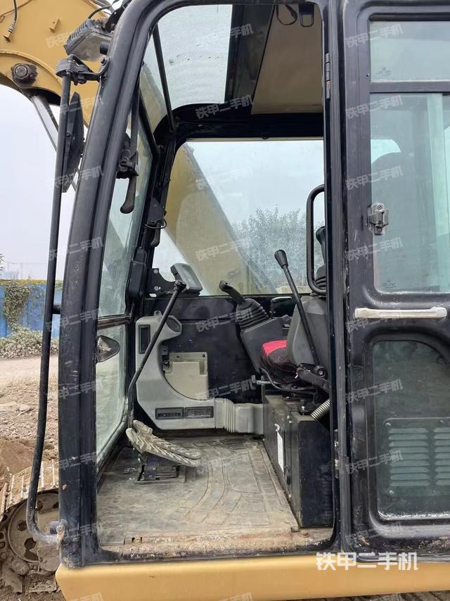 驾驶室整体（整机外观）