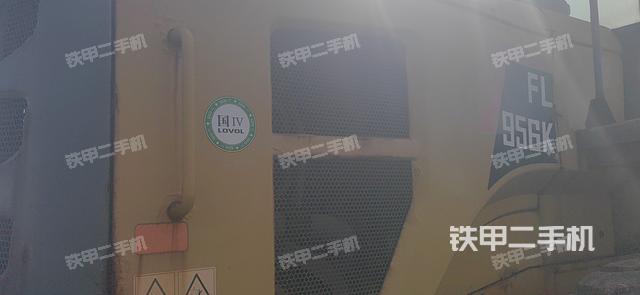 发动机右侧(整机外观及大件) 发动机右侧(整机外观及大件)