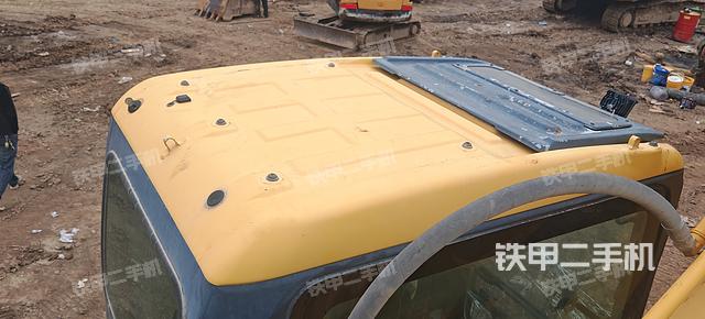 驾驶室顶部（整机外观）