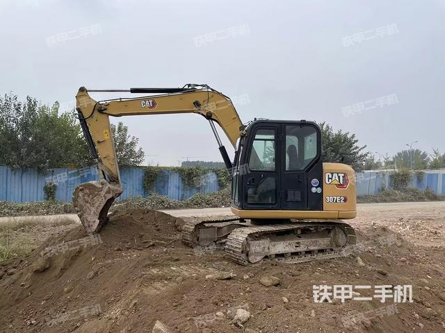 驾驶室顶部（整机外观）