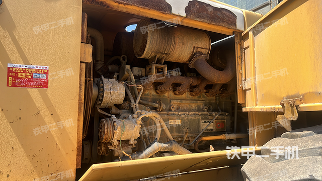 发动机右侧（整机外观及大件）