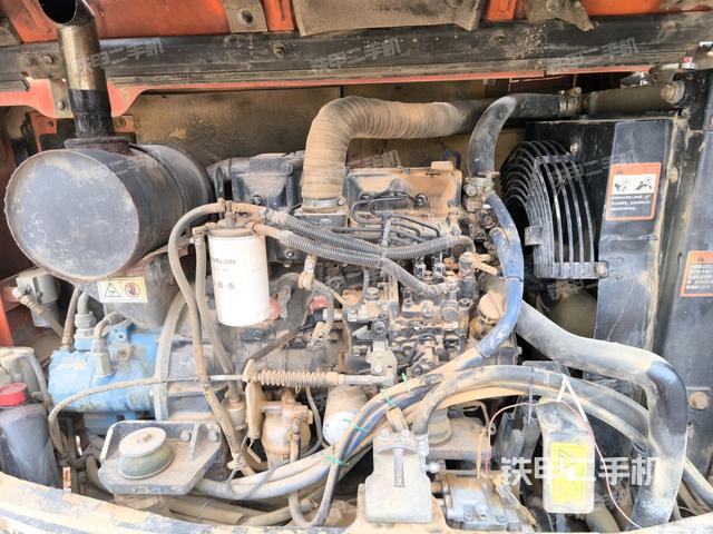 发动机室(上车部件) 发动机室(上车部件)