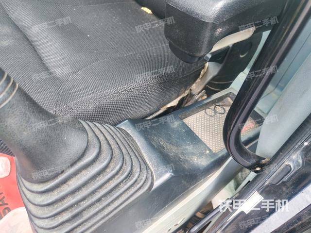 座椅左側(cè)控制臺/音響/含左手柄（駕駛室部分）