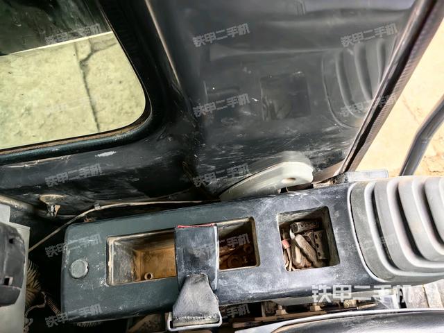 座椅左側(cè)控制臺/音響/含左手柄（駕駛室部分）