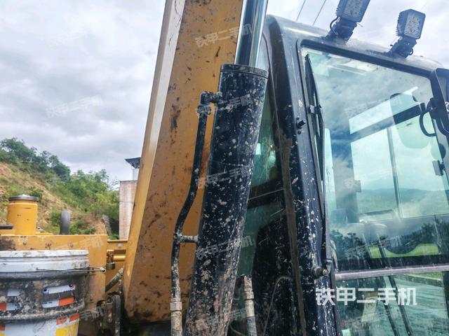 轉(zhuǎn)盤和下車架正前（工作和回轉(zhuǎn)裝置）