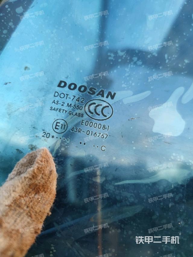 后窗玻璃角標(biāo)（駕駛室部分）