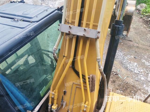 大臂背部俯視（工作和回轉(zhuǎn)裝置）