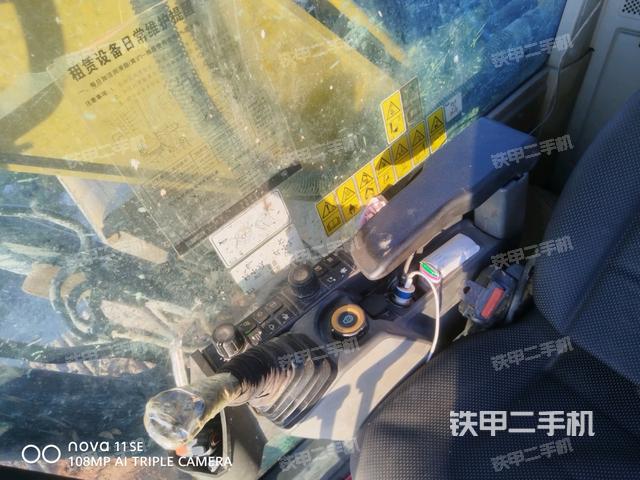 座椅右侧控制台/钥匙门/油门/含右手柄（驾驶室部分）