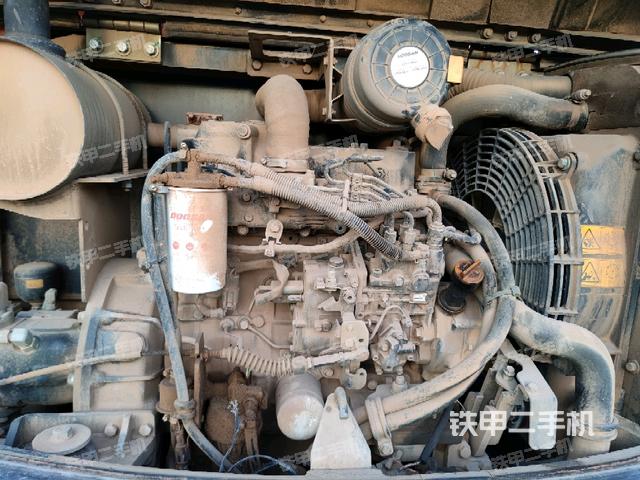 發(fā)動(dòng)機(jī)室（上車(chē)部件）