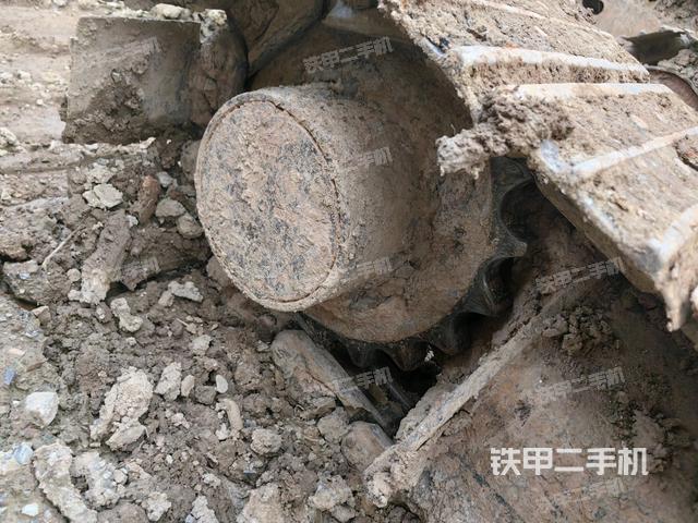 右驱动轮（行走机构）