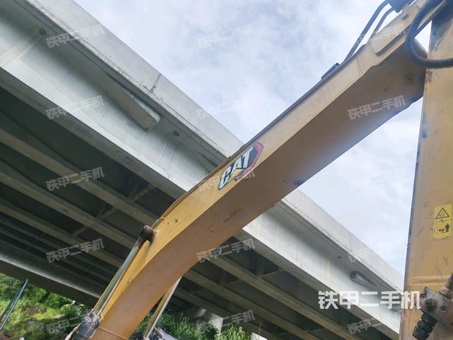 大臂油缸整體?豎拍（工作和回轉(zhuǎn)裝置）