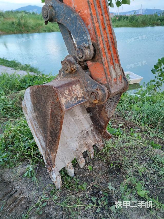 鏟斗右后整體（工作和回轉(zhuǎn)裝置）