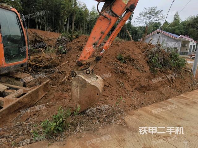 铲斗45度(工作和回转装置) 铲斗45度(工作和回转装置)