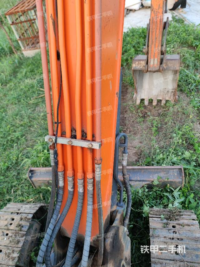 大臂背部俯視（工作和回轉(zhuǎn)裝置）