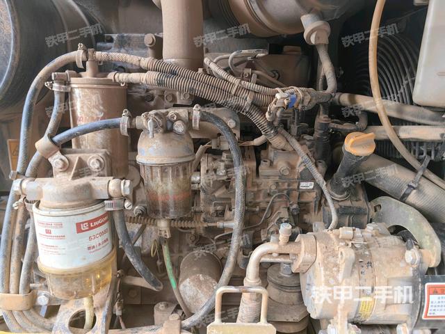 發(fā)動(dòng)機(jī)室（上車部件）