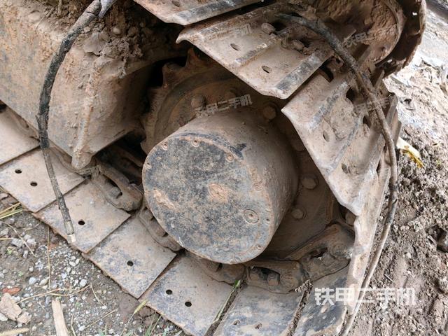 右驅(qū)動(dòng)輪（行走機(jī)構(gòu)）