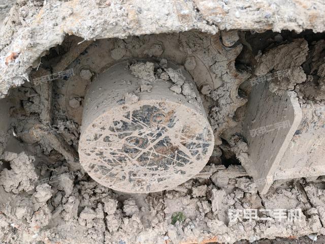 右驅(qū)動(dòng)輪（行走機(jī)構(gòu)）