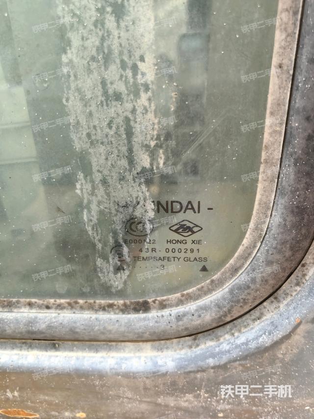 后窗玻璃角标（驾驶室部分）