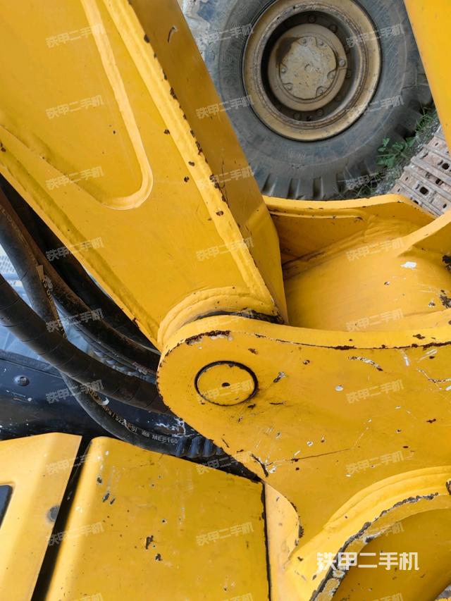 大臂根部?斜（工作和回轉(zhuǎn)裝置）