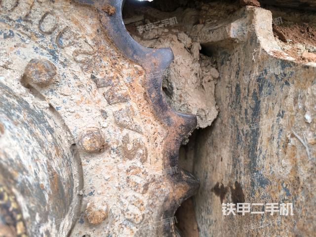 右驱动轮(行走机构) 右驱动轮(行走机构)