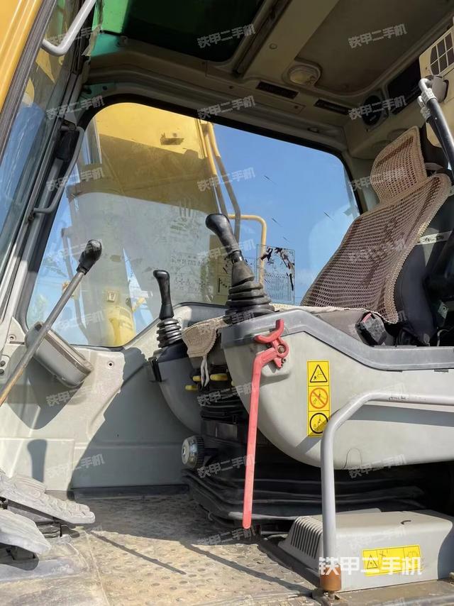 驾驶室整体（整机外观）