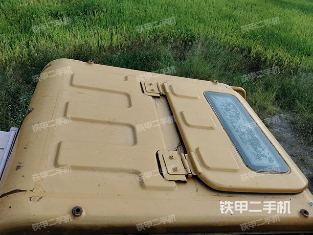 駕駛室頂部（整機(jī)外觀(guān)）