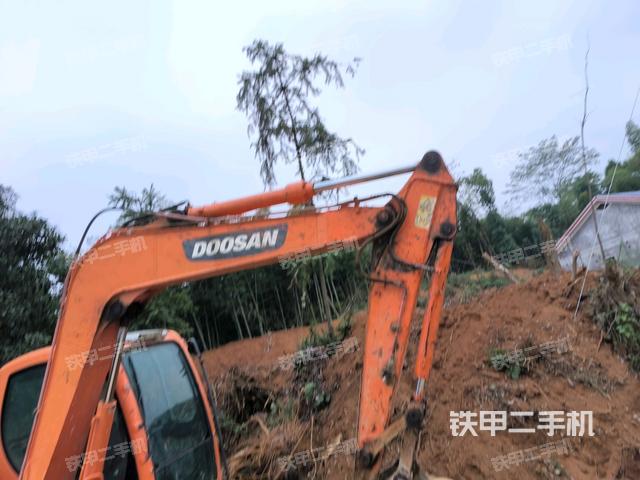 大臂根部 斜(工作和回转装置) 大臂根部 斜(工作和回转装置)