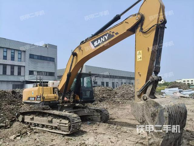三一重工SY245H挖掘机