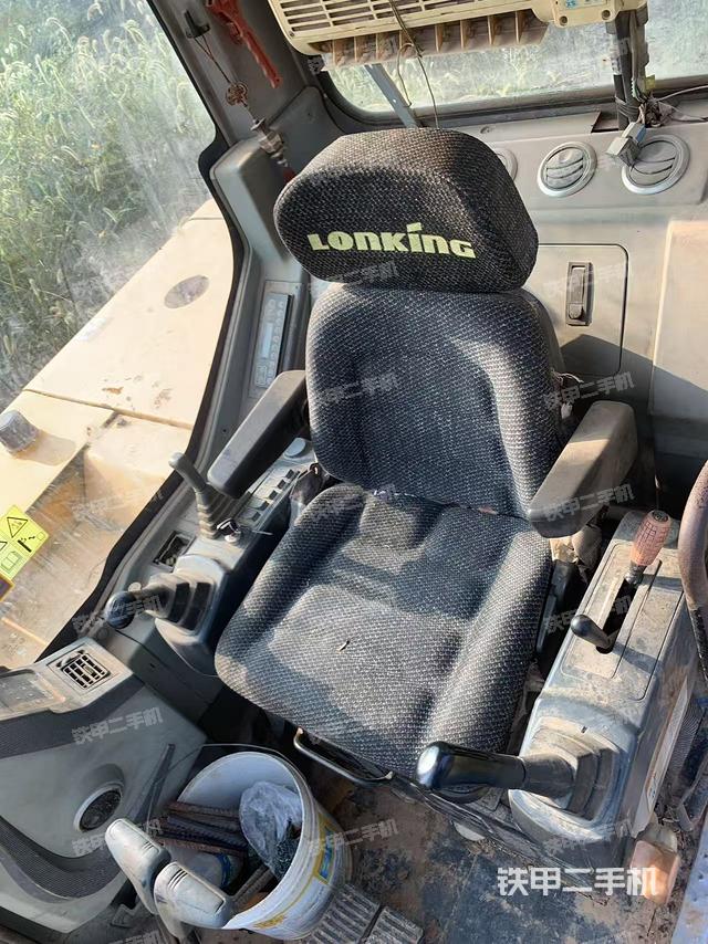 驾驶室整体（整机外观）