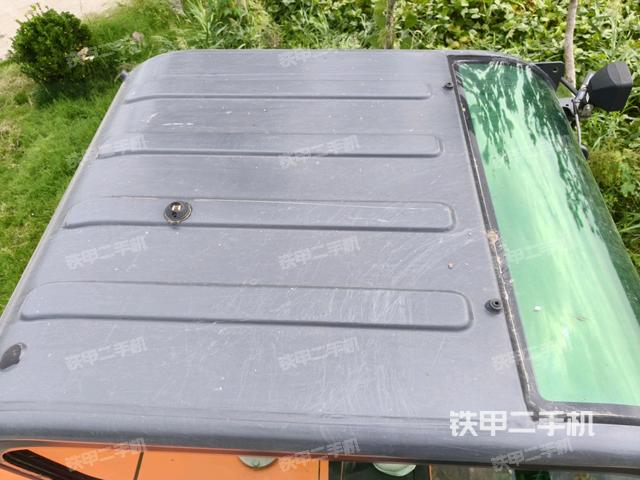 驾驶室顶部（整机外观）