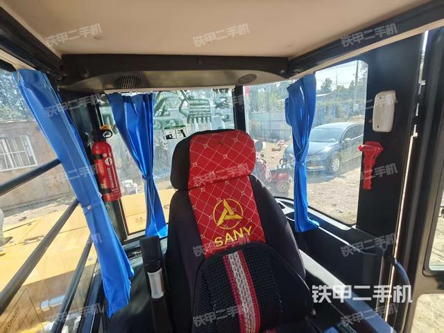 驾驶室顶部（整机外观）