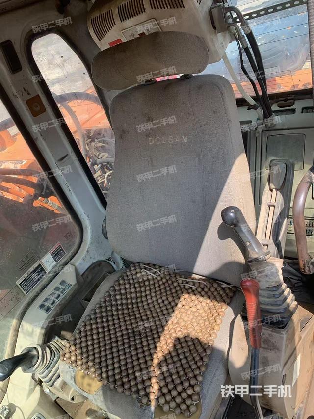 驾驶室整体（整机外观）