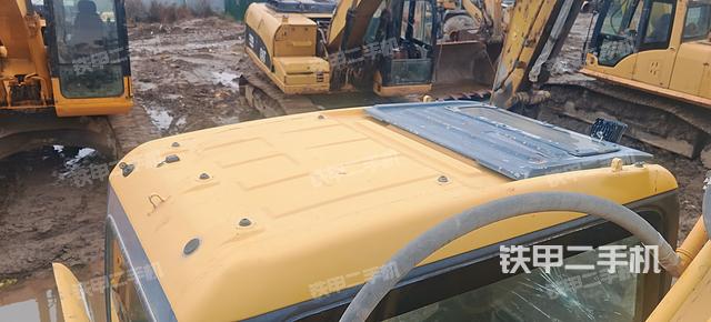 驾驶室顶部（整机外观）