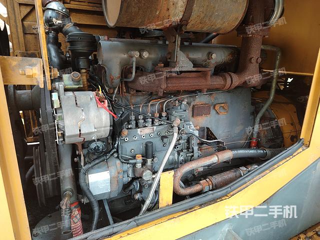 发动机左侧（整机外观及大件）