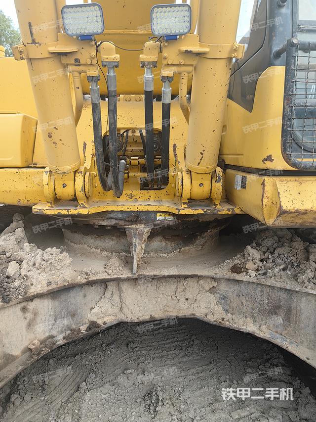 回转马达和主控阀（整机外观）