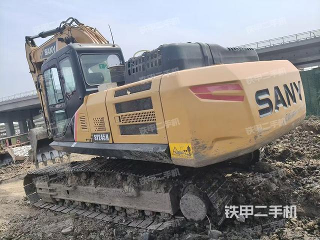 驾驶室顶部（整机外观）