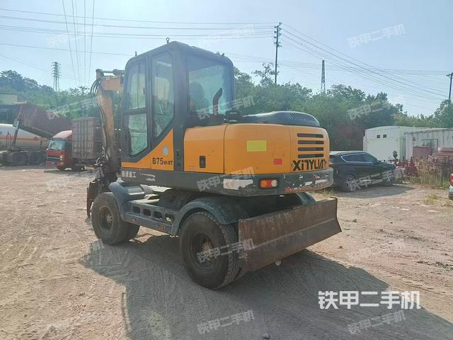 单侧履带整体（整机外观）