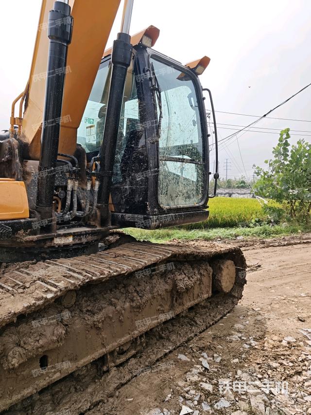 大臂整体 右侧（工作和回转装置）