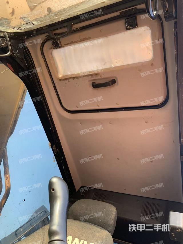 驾驶室顶部（整机外观）