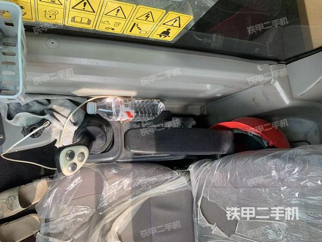 駕駛室整體（整機(jī)外觀）