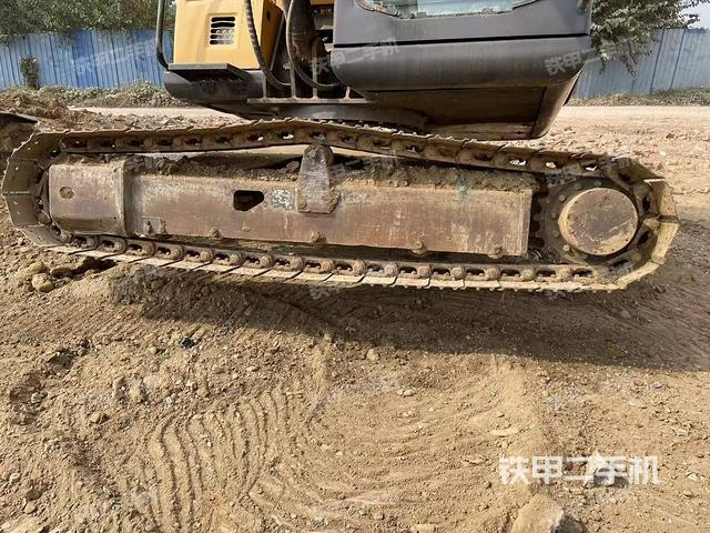 單側(cè)履帶整體（整機(jī)外觀）