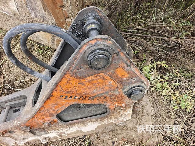 小臂整體右前（工作和回轉(zhuǎn)裝置）