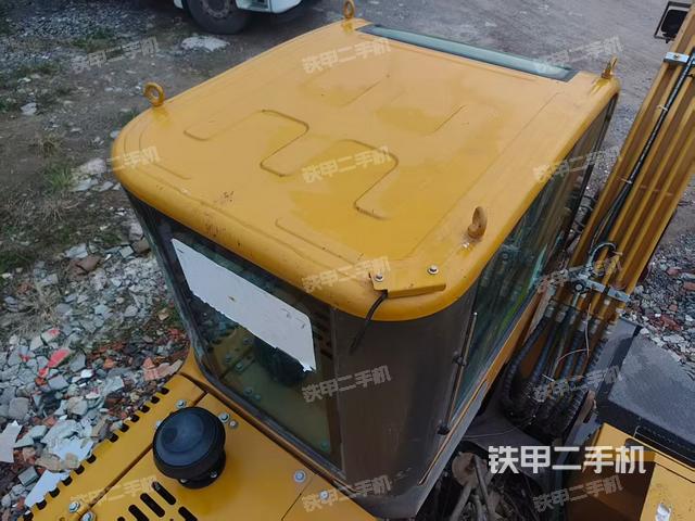 驾驶室顶部（整机外观）