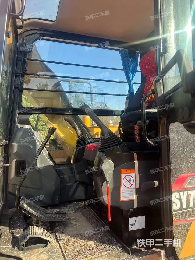 驾驶室整体（整机外观）