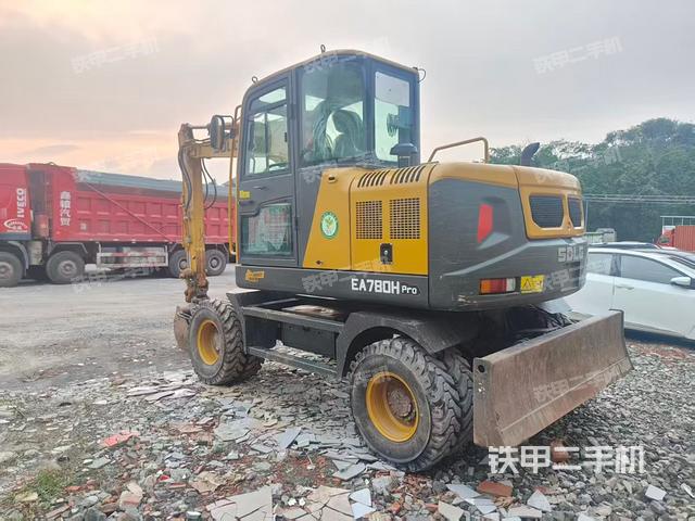 单侧履带整体（整机外观）