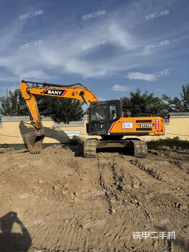 三一重工SY215C挖掘機(jī)