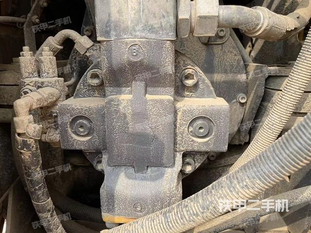 液壓泵艙室正面整體（整機(jī)外觀）